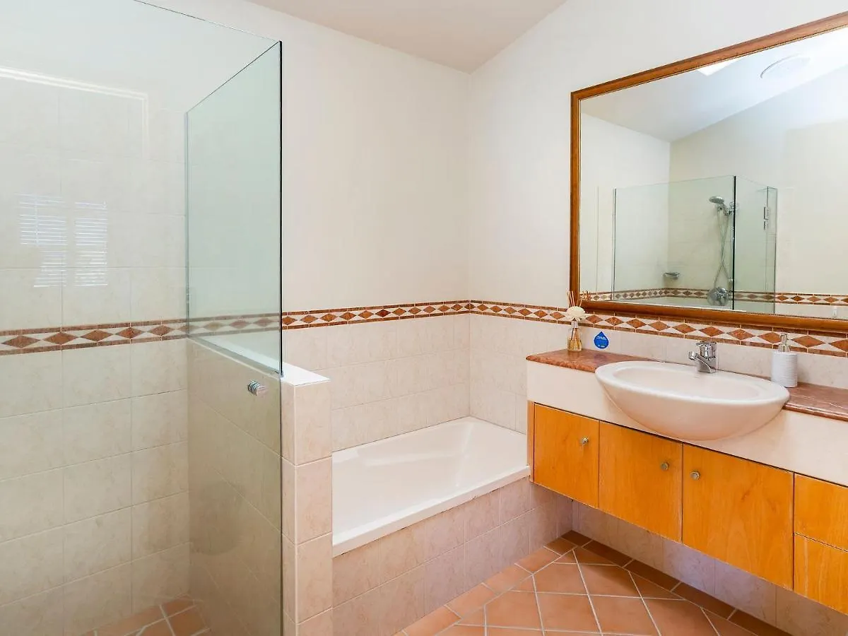Stunning 3 Bedroom Villa At Hope Harbour Marinaゴールドコースト